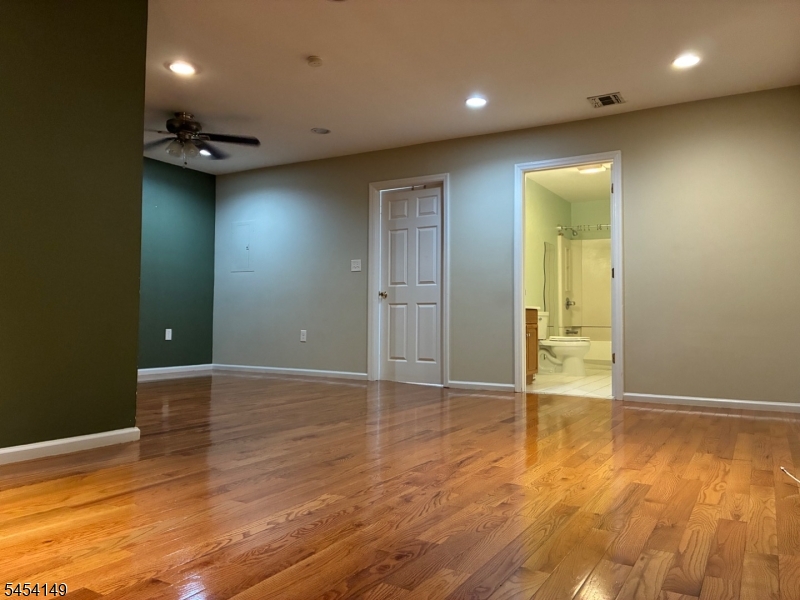 468 Washington Ave Property Photo 6