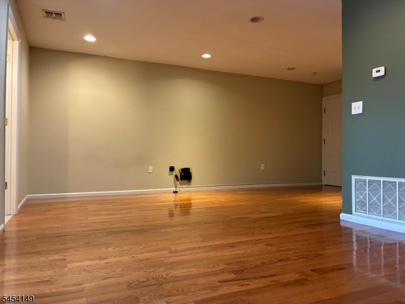 468 Washington Ave Property Photo 8