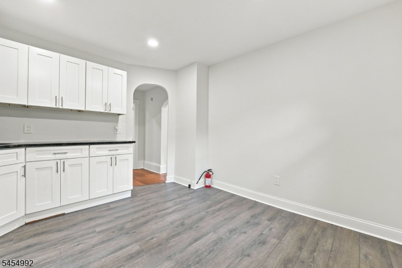 36 Whitfield St Property Photo 5