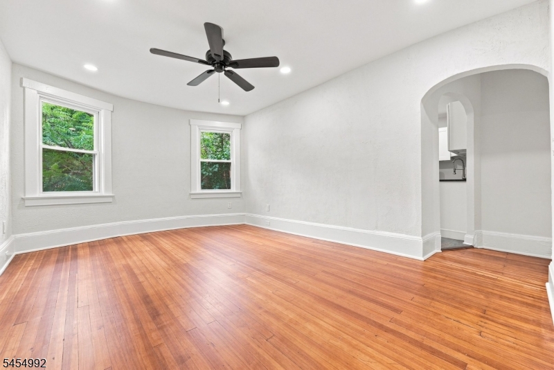 36 Whitfield St Property Photo 6