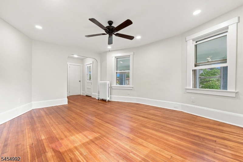 36 Whitfield St Property Photo 8