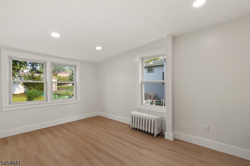180 Cutter Ave Property Photo 20