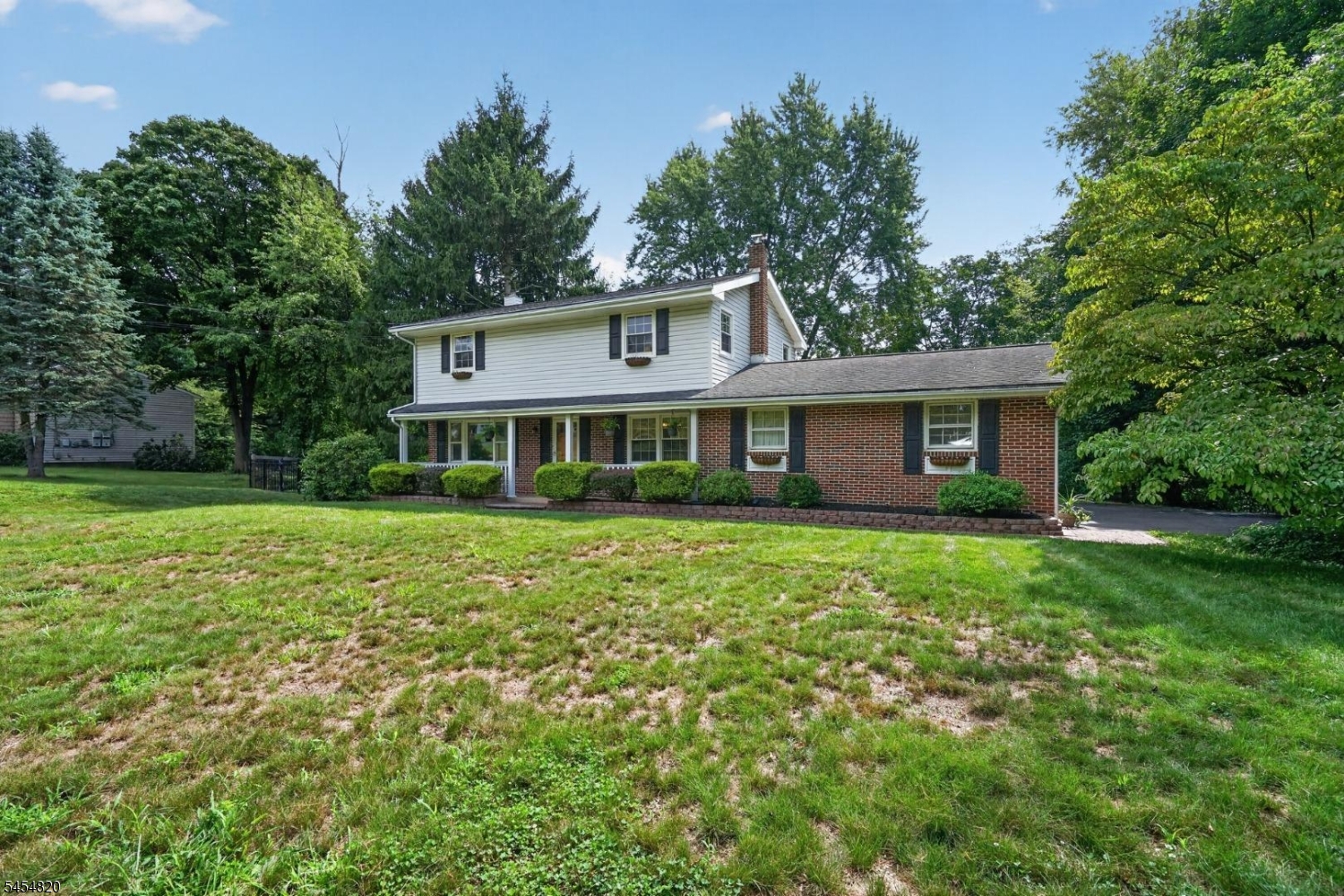 17 Wayside Ln Property Photo 2