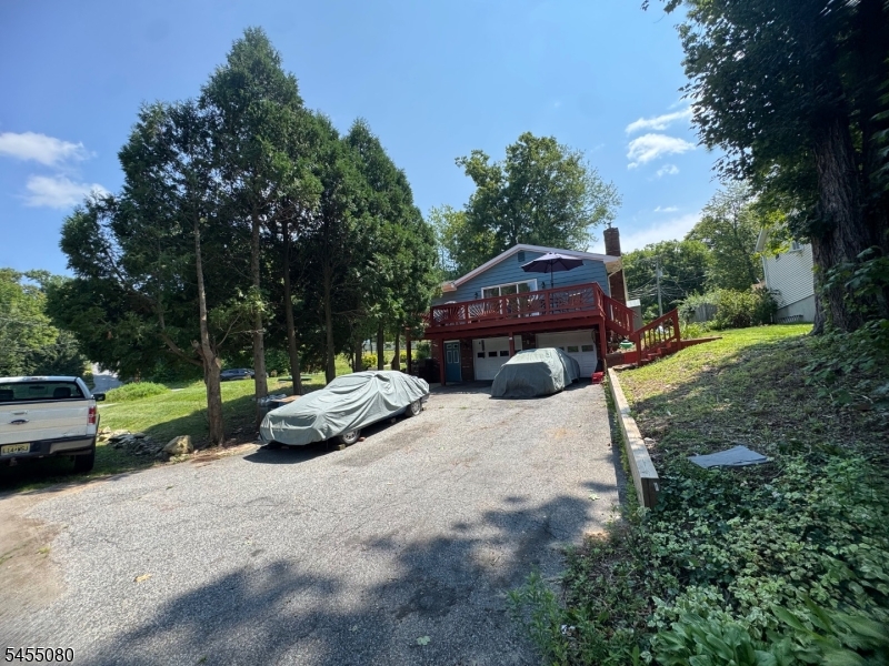 31 Barry Dr Property Photo 2