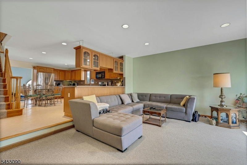 214 Van Buren St 2 Property Photo 12