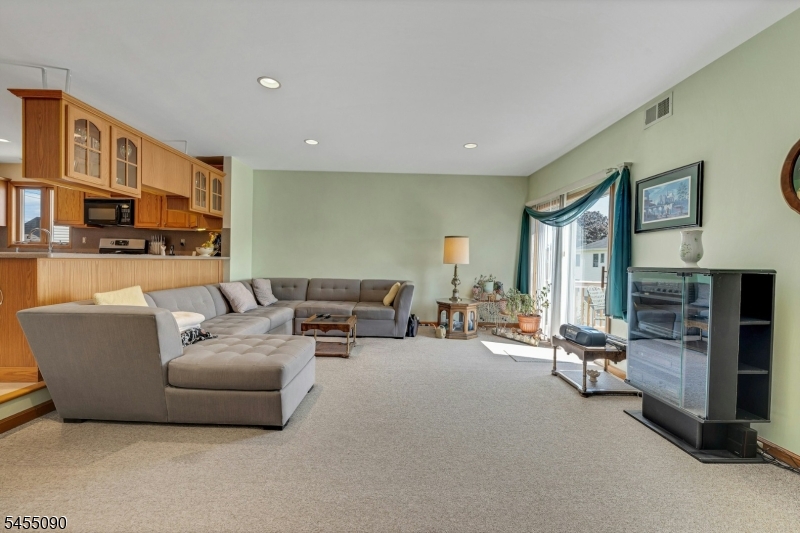 214 Van Buren St 2 Property Photo 13