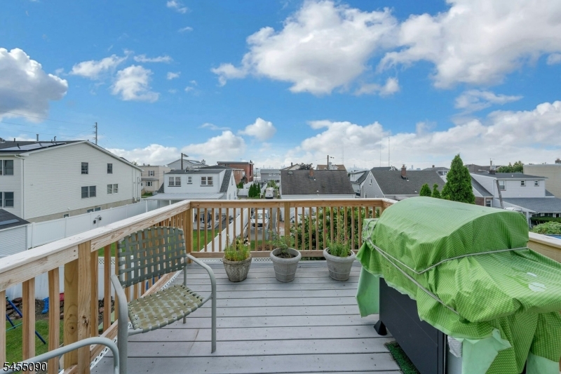 214 Van Buren St 2 Property Photo 15