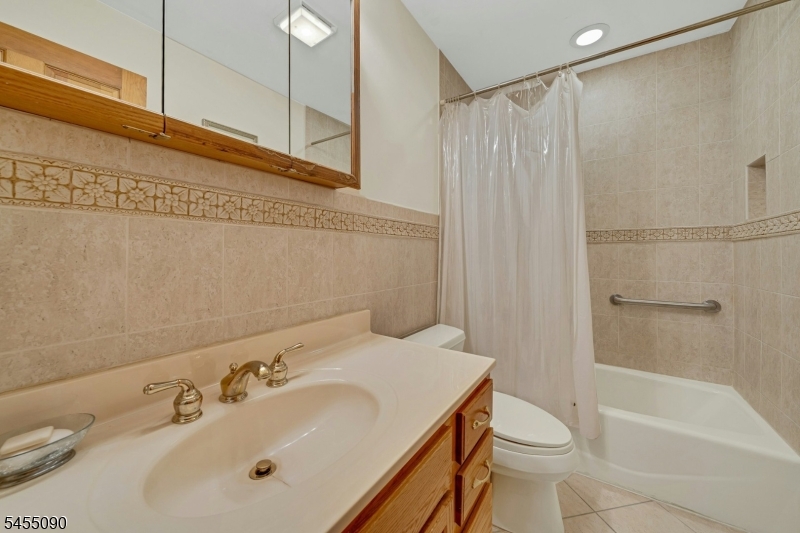 214 Van Buren St 2 Property Photo 30