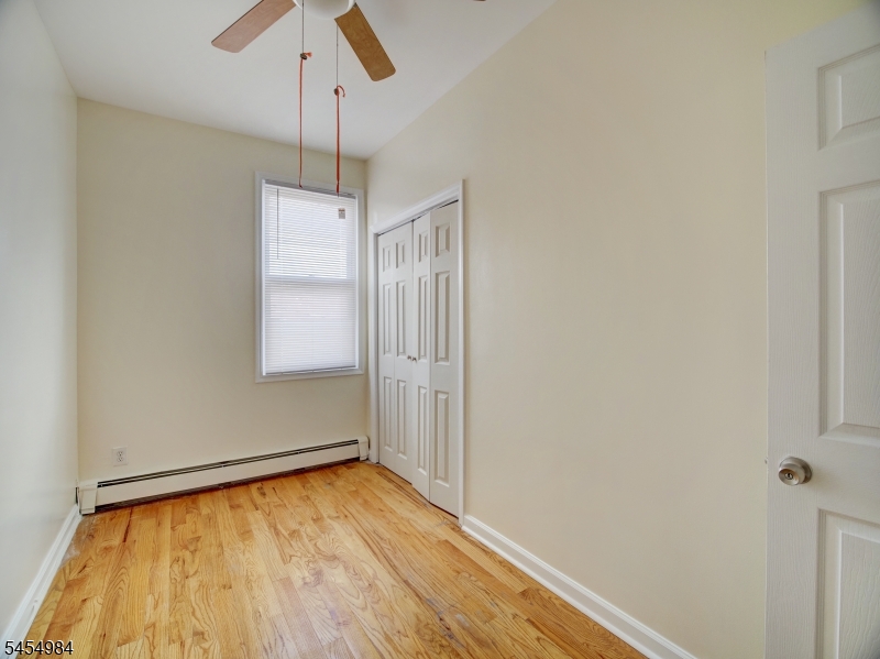 71 Honiss St Property Photo 6