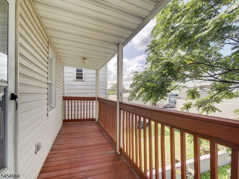 71 Honiss St Property Photo 11