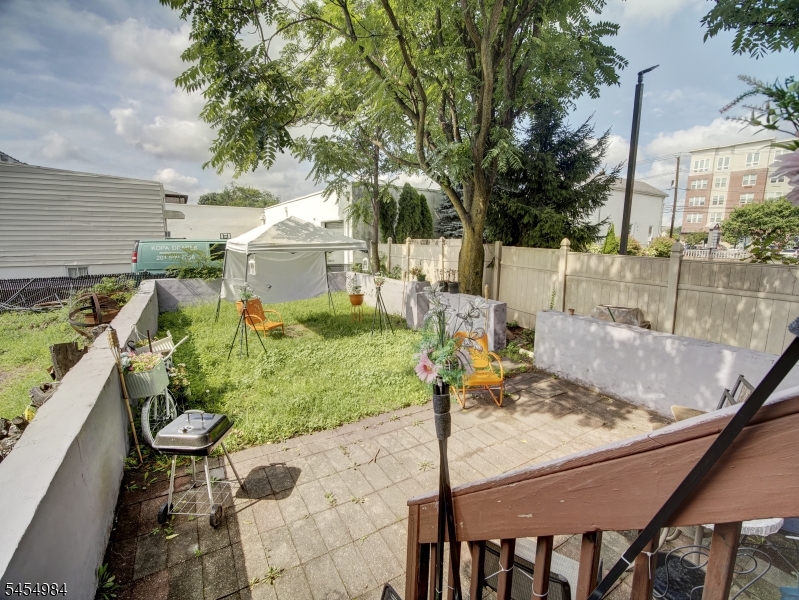71 Honiss St Property Photo 12