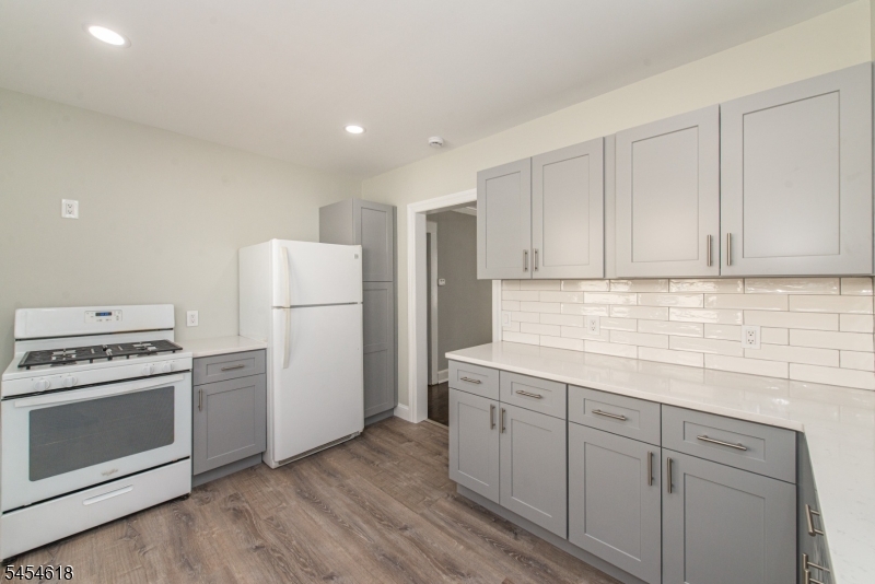 86 Tappan Ave Property Photo 5