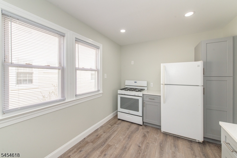 86 Tappan Ave Property Photo 7