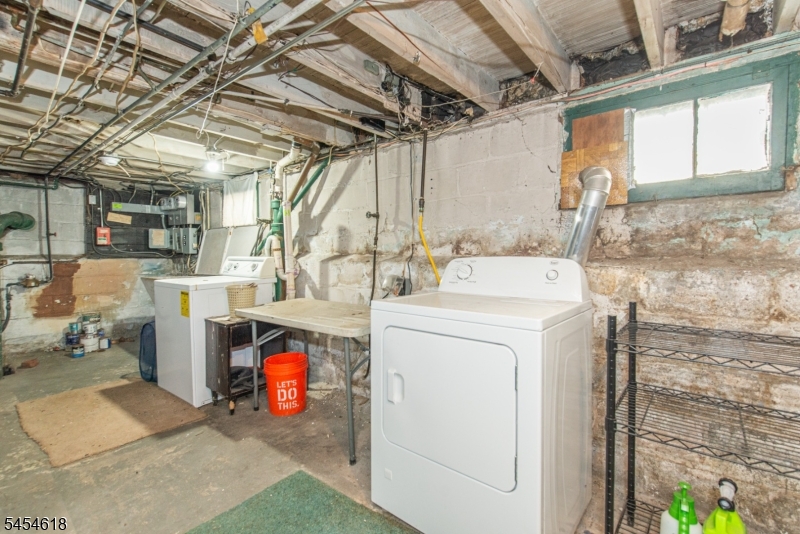 86 Tappan Ave Property Photo 34