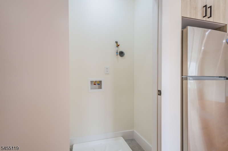 145 Roseville Ave 3 Property Photo 8