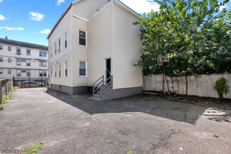 71 Schley St 2 Property Photo 25