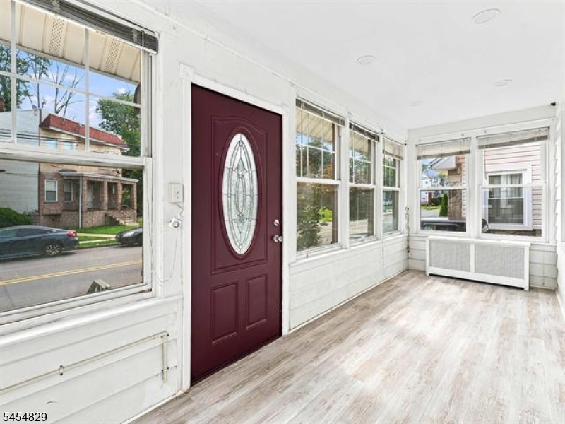 22 Prospect St Property Photo 2