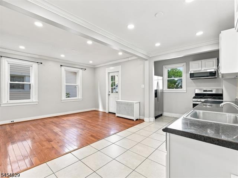 22 Prospect St Property Photo 9