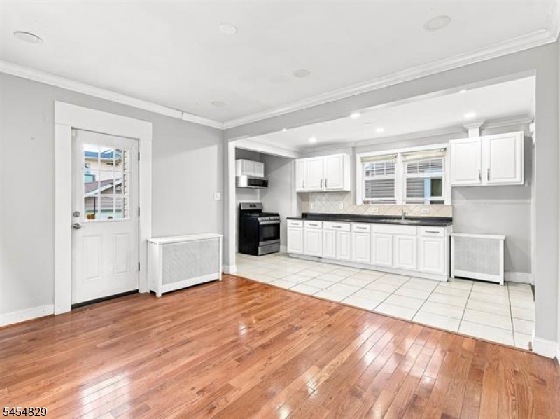 22 Prospect St Property Photo 10