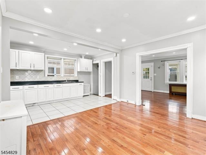 22 Prospect St Property Photo 11