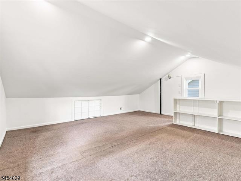 22 Prospect St Property Photo 29