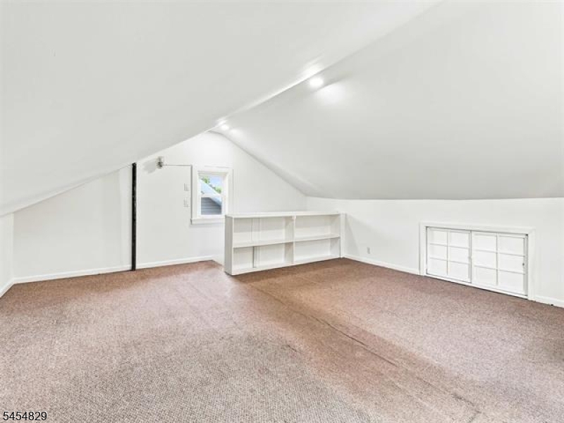 22 Prospect St Property Photo 30