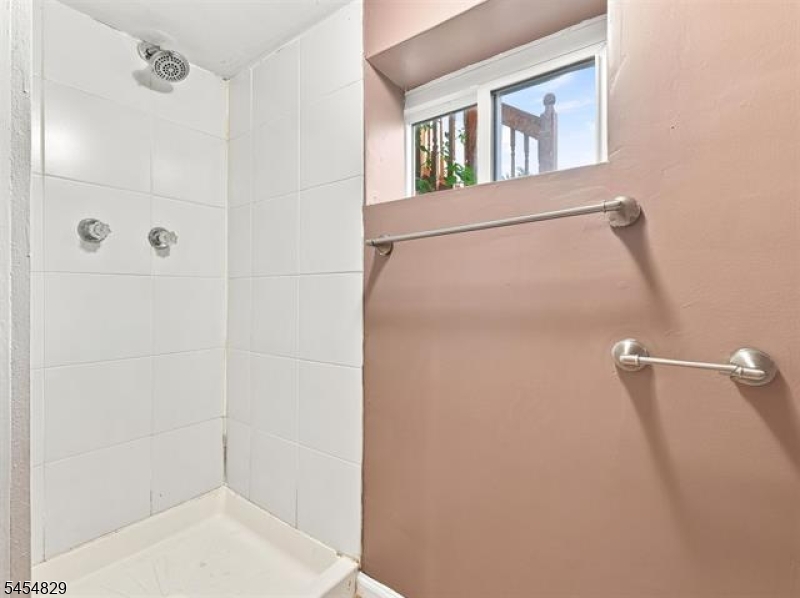 22 Prospect St Property Photo 34