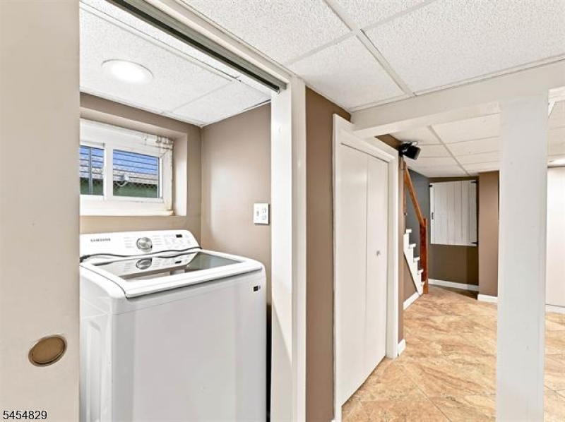 22 Prospect St Property Photo 35
