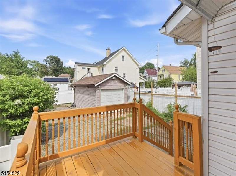 22 Prospect St Property Photo 37