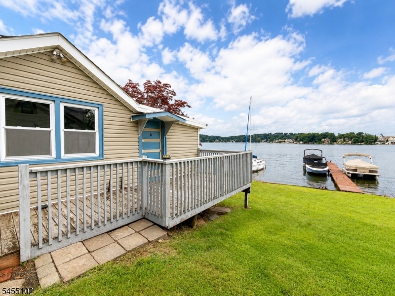 7 Cottage Ave Property Photo 5