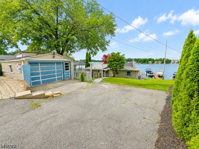 7 Cottage Ave Property Photo 8
