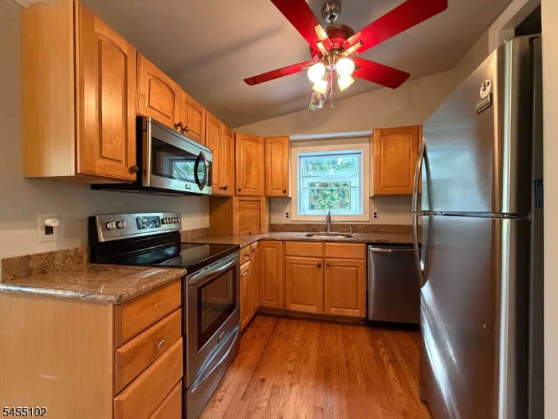 7 Cottage Ave Property Photo 10