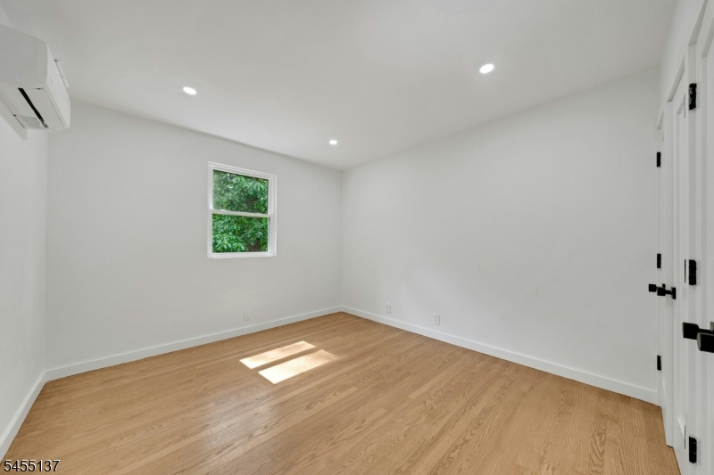 55 Rock Spring Ave Property Photo 8