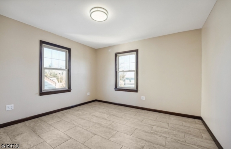 1252 Magnolia Pl Property Photo 7