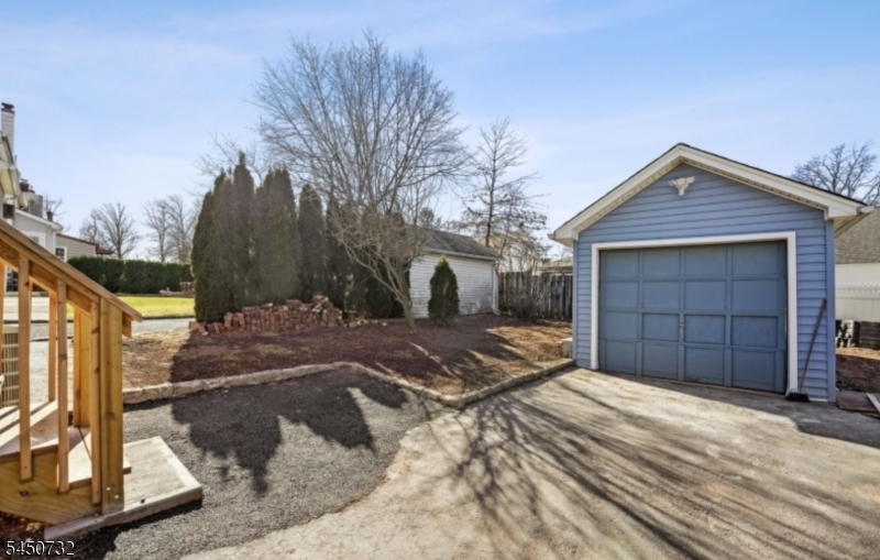 1252 Magnolia Pl Property Photo 15