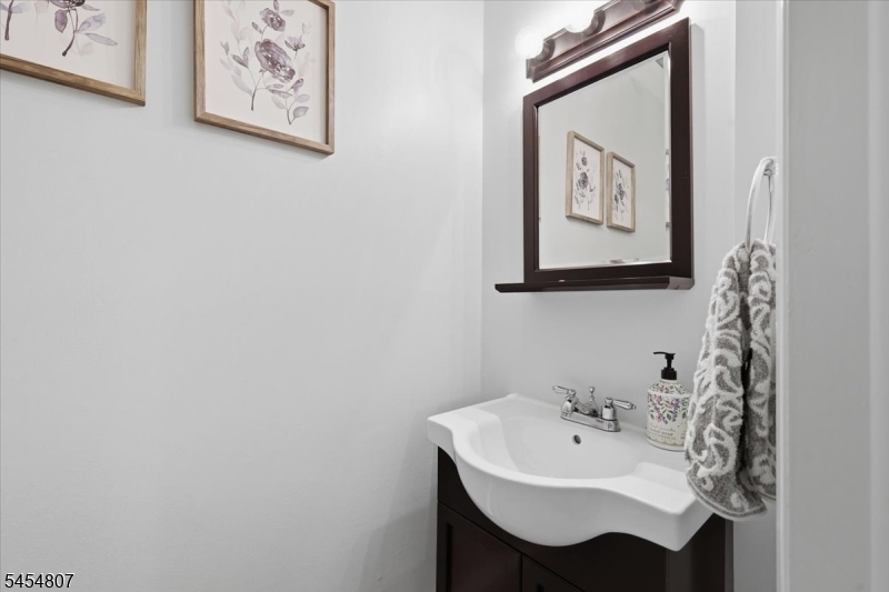 7 Conerly Rd Property Photo 5