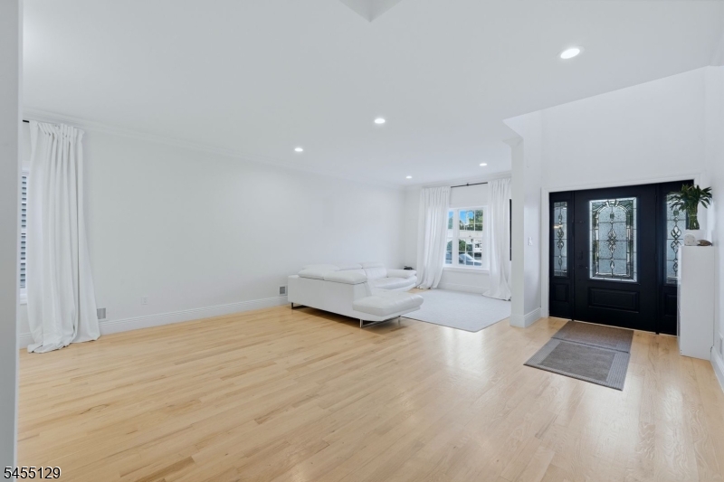 458 Lehigh Ave Property Photo 4