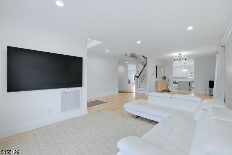 458 Lehigh Ave Property Photo 6