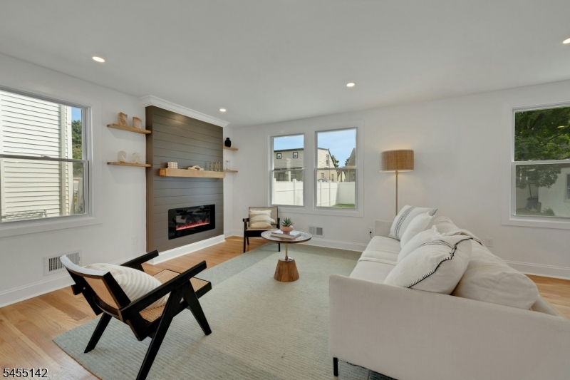 1534 Julian Ter Property Photo 10