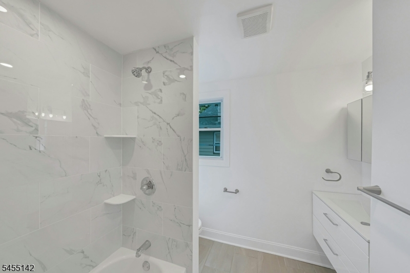 1534 Julian Ter Property Photo 16