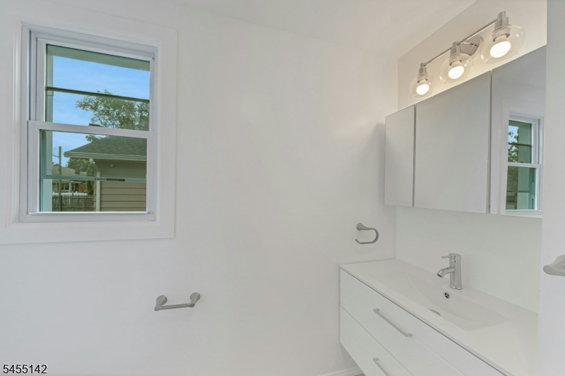 1534 Julian Ter Property Photo 17