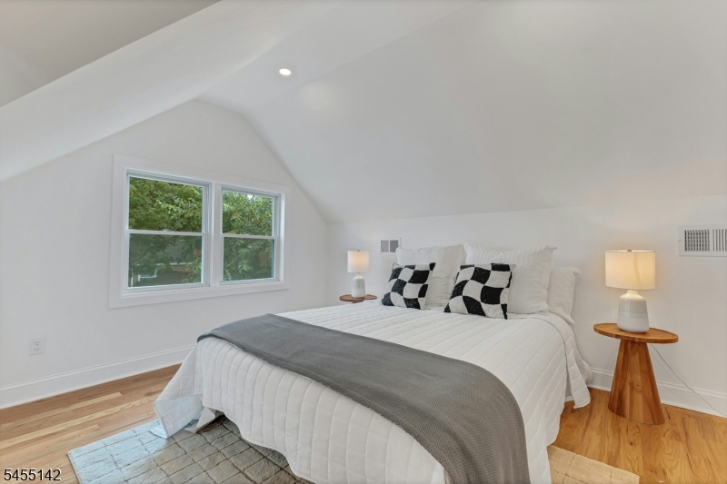 1534 Julian Ter Property Photo 23