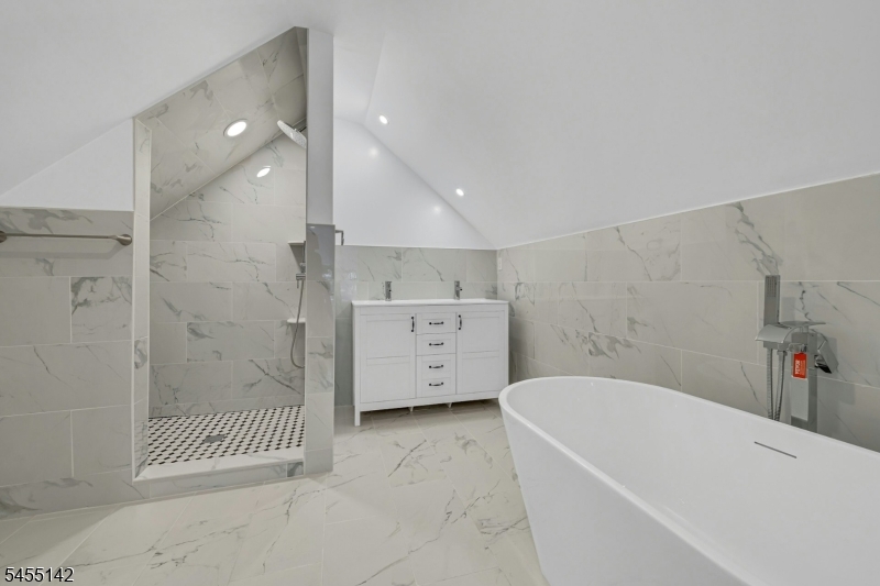 1534 Julian Ter Property Photo 29
