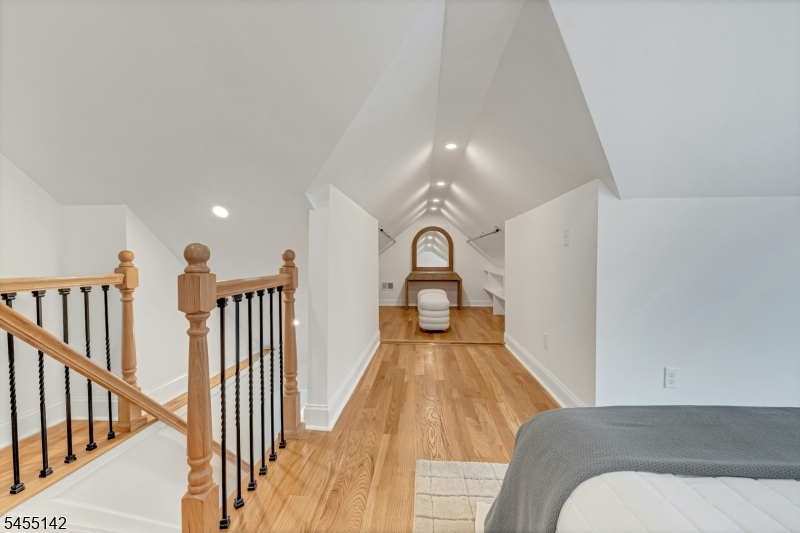 1534 Julian Ter Property Photo 32