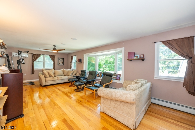 335 Elmira Trl Property Photo 4