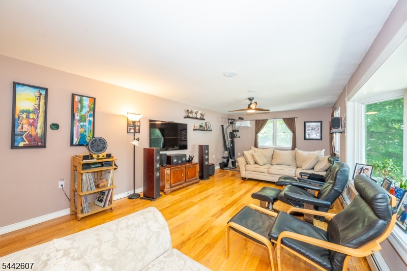 335 Elmira Trl Property Photo 6