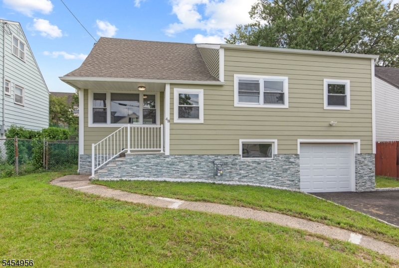 48 Farmingdale Rd Property Photo 1