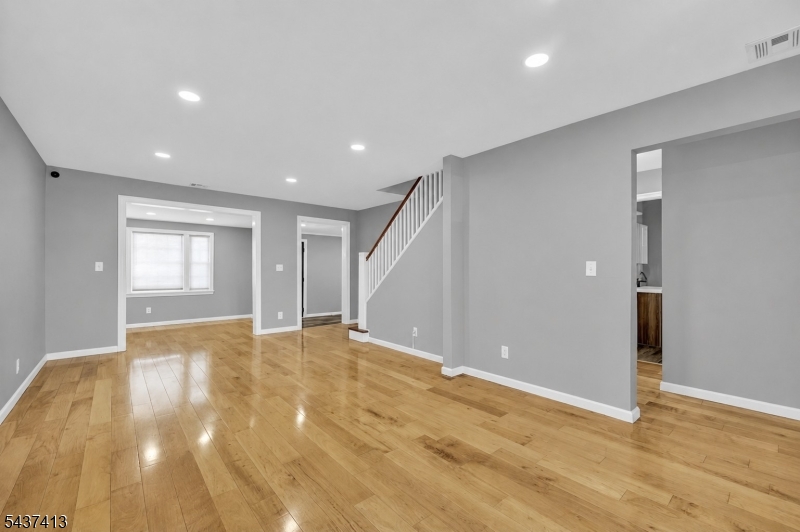 12 Highview Ave Property Photo 12