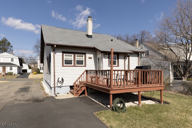 12 Highview Ave Property Photo 23