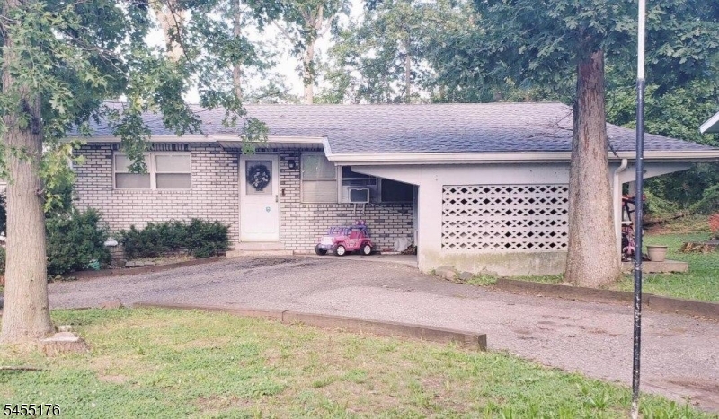 30 Caswell Ave Property Photo 1